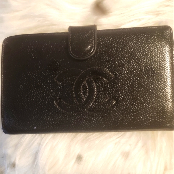 AUTHENTIC CHANEL KISSLOCK WALLET/WOC - Picture 2 of 6